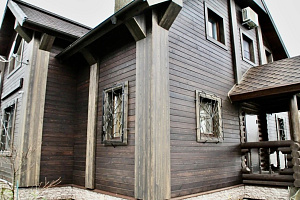 Заводская покраска + скрытый монтаж + контрастные акценты: как мы превратили обычный дом в стильный архитектурный объект