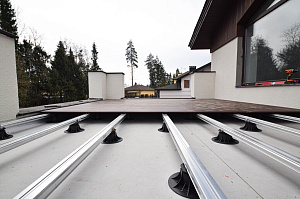 Инженерное совершенство: регулируемые опоры, алюминиевые лаги и термоясень для вашей кровли