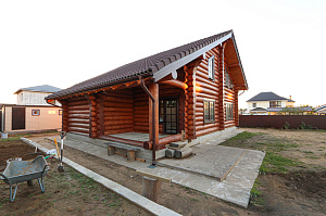 Шестифакторная защита и идеальная гладкость: премиальная покраска бревенчатого дома от ЛесоБиржи - СПб