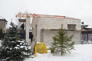 Не просто баня, а место силы: проект с парной на троих, уютной комнатой отдыха и крытой террасой