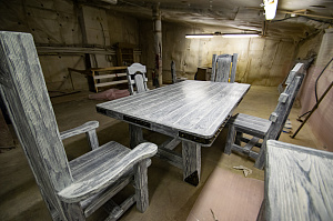 стол и стулья брашированные