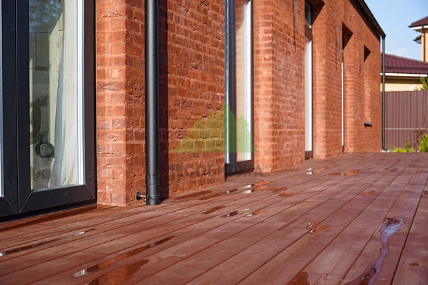 Как защитить деревянную террасу маслом Biofa и продлить срок службы доски в 3–5 раз