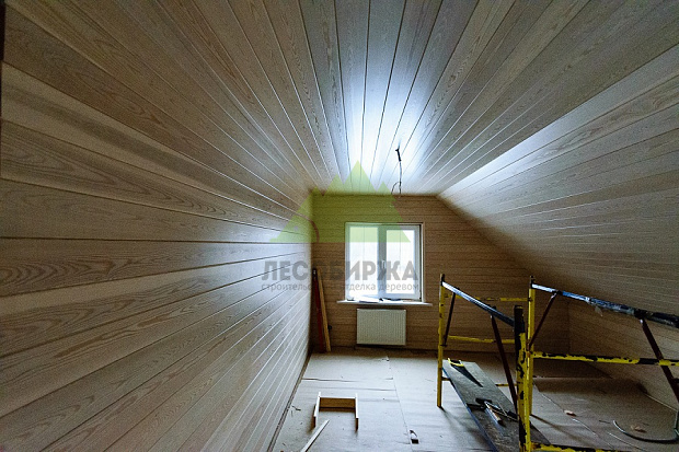 Вагонка штиль на мансарде: тёплый потолок без щелей и визуального шума