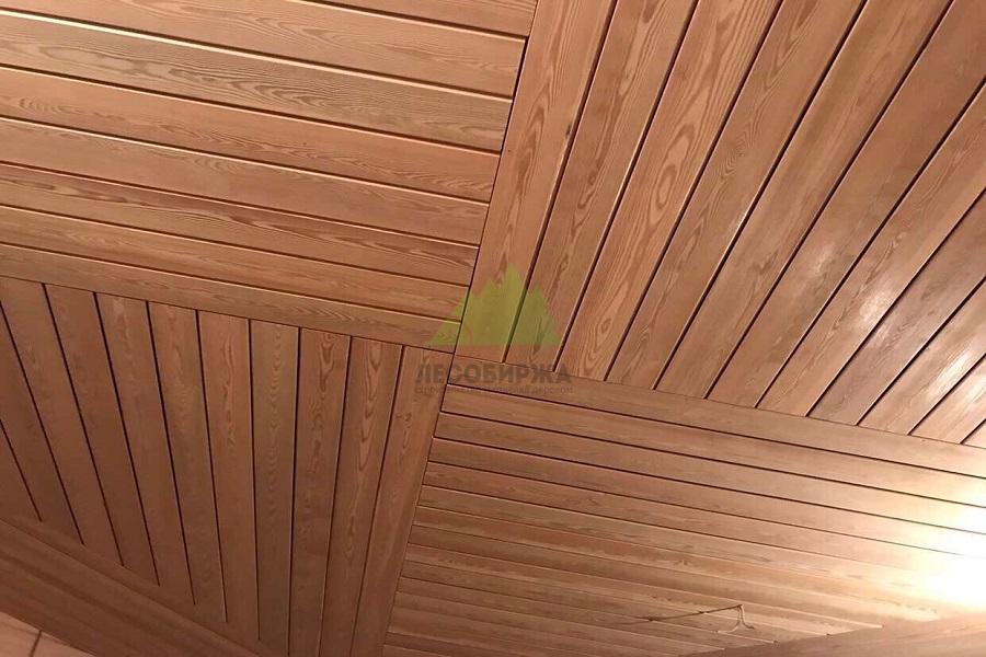 Планкен на потолке