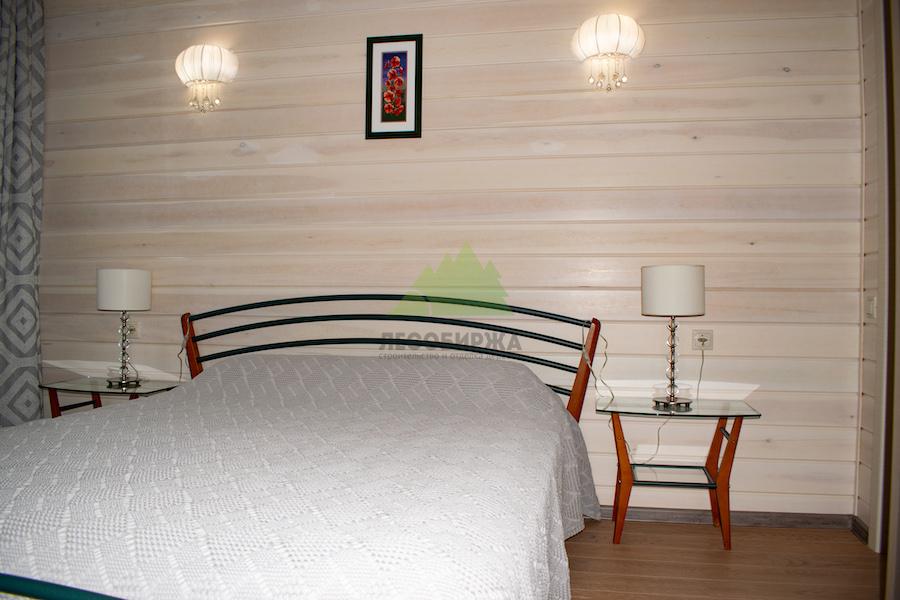 стены обшитые имитацией бруса