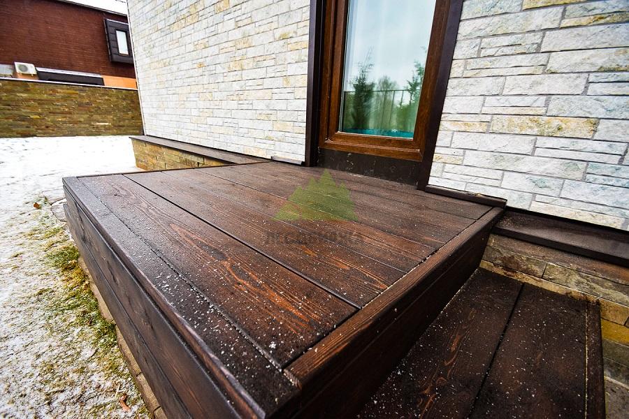 Крыльцо из палубной доски