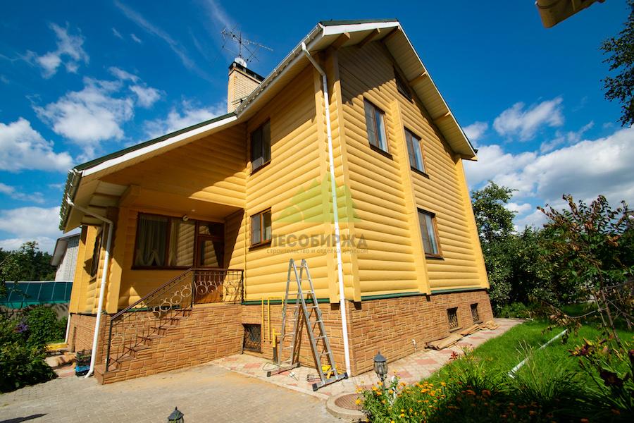 блок хаус на фасаде дома