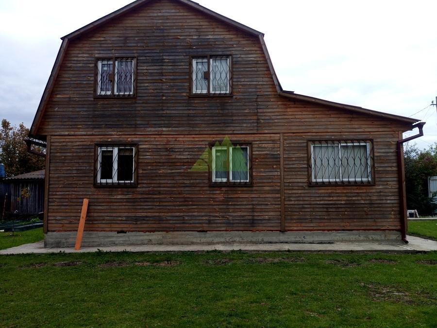 Фасад простоял под краской всего пять лет