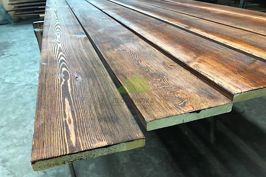 состаренная карательная доска