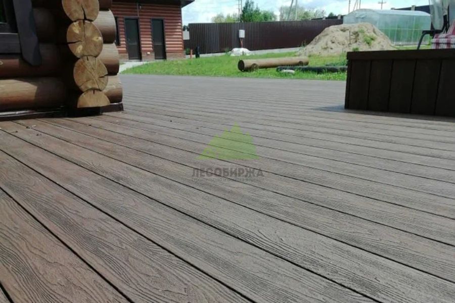 dpk-doska-cm-decking-na-terrase.JPG