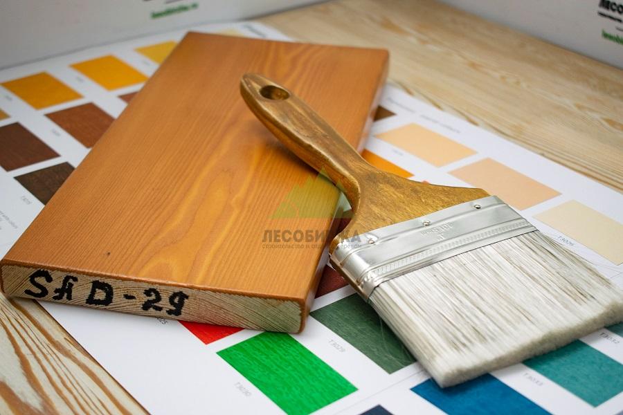 Покраска древесины лаком