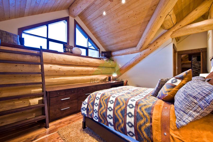 Мансарда из имитации бруса с балками