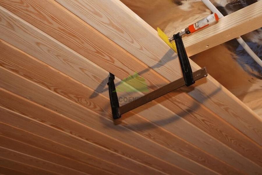 plankenpotolok1.jpg plankenpotolok1.jpg