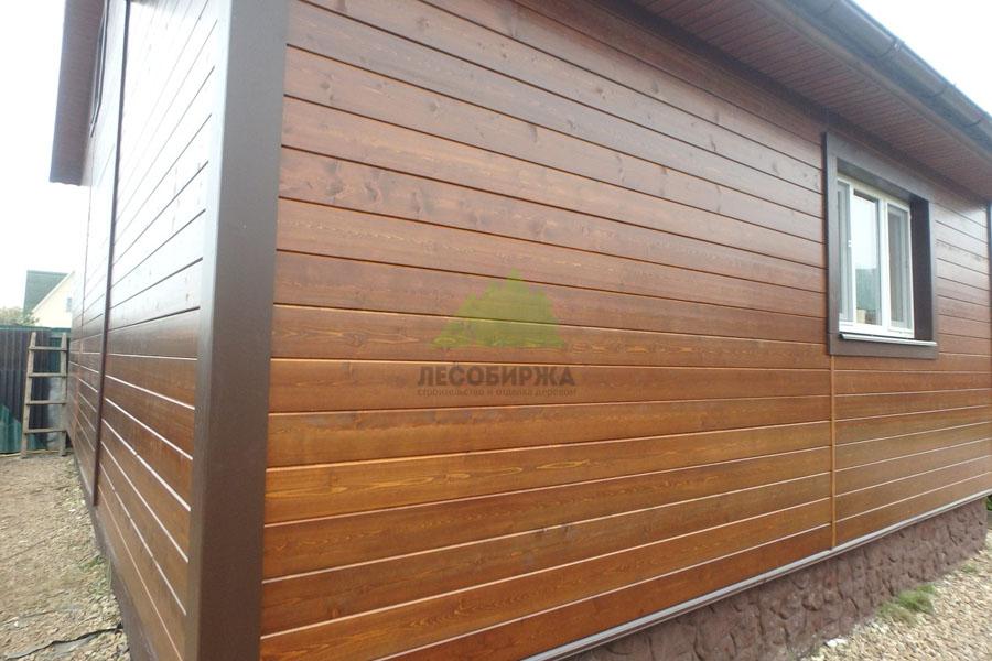 Фасад из соснового планкена с укрывной покраской в Санкт-Петербурге