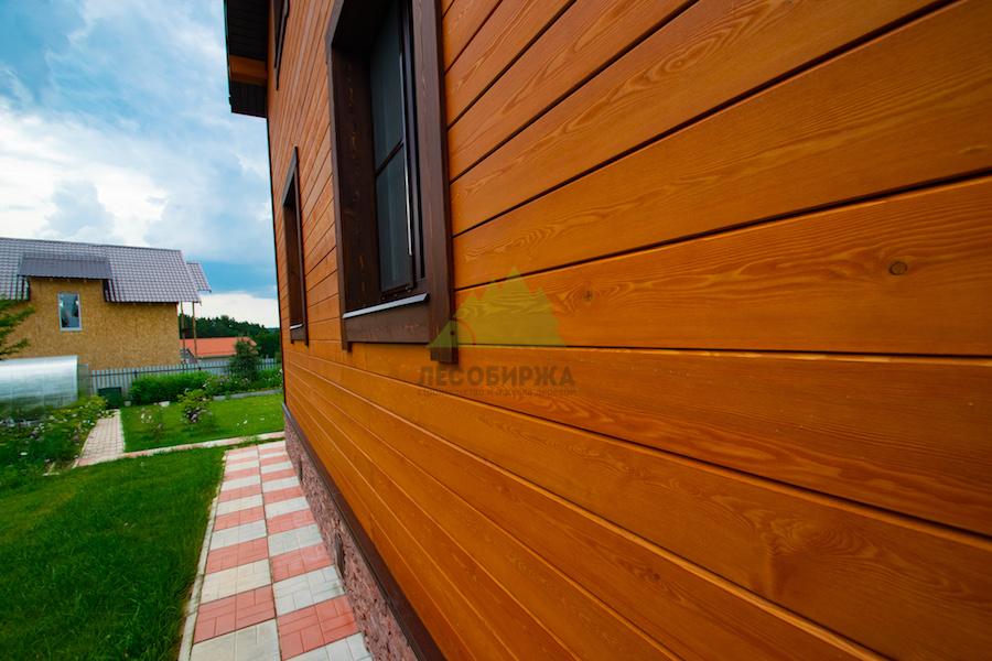 фасад дома из лиственницы