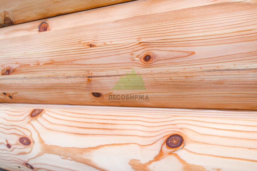 шлифовка бревенчатого фасада перед обновлением шлифовка бревенчатого фасада перед обновлением