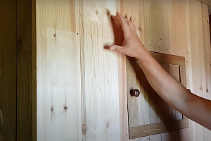 Вагонка потемнела: что делать, шлифовать или просто перекрасить