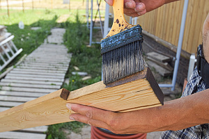 Чем покрасить планкен из лиственницы снаружи, чтобы фасад не пришлось переделывать через 3 года