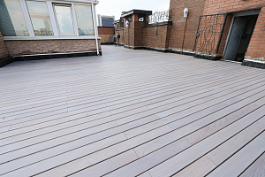 Как правильно установить террасу на регулируемые опоры: скрытый крепёж, зазоры и обслуживание