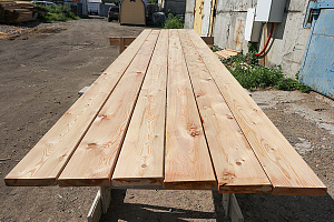 Как выглядит самая дешевая террасная доска в сорте СД (Д): фото, пороки и монтаж